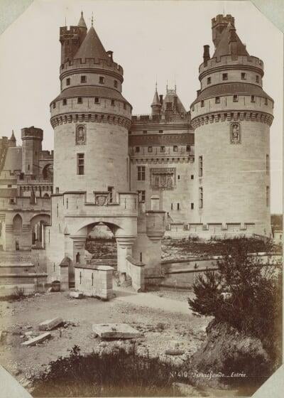 kasteel van Pierrefonds | Rijksmuseum Amsterdam | inv. RP-F-F01210-BL